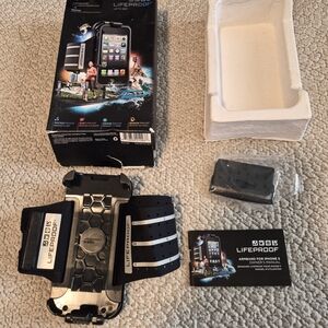 LifeProof Armband for iPhone 5/5s/SE (1st Gen) Case - NIB